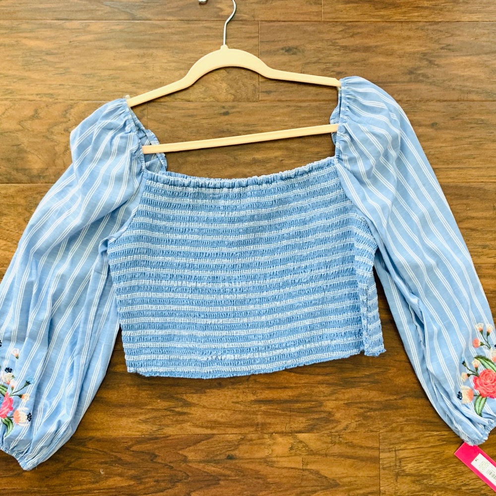 Xhilaration Cropped Top Blue & White with Floral